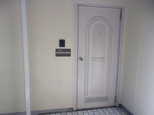 外からみた玄関